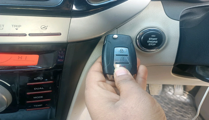 2019 Mahindra XUV300 W8 (O) 1.5 DIESEL, Diesel, Manual, 44,034 km, interior