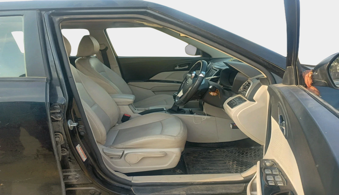 2019 Mahindra XUV300 W8 (O) 1.5 DIESEL, Diesel, Manual, 44,034 km, interior