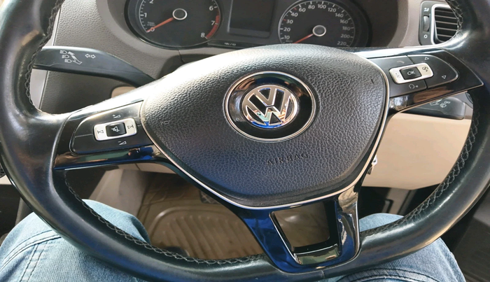 2015 Volkswagen Vento HIGHLINE PETROL AT, Petrol, Automatic, 78,589 km, interior