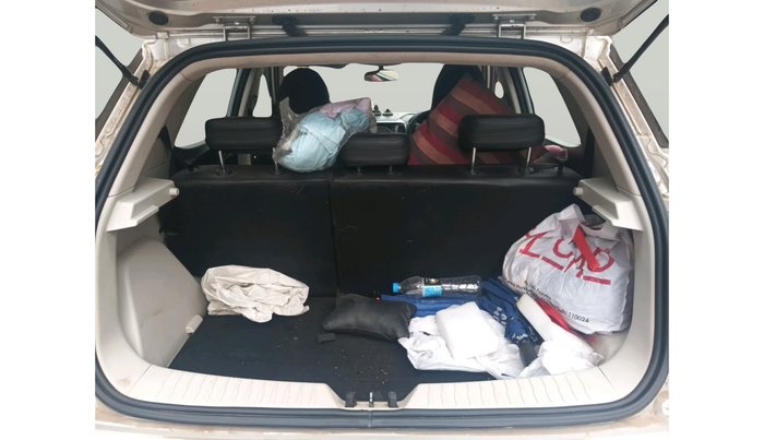 2019 Mahindra XUV300 W6 1.5 DIESEL, Diesel, Manual, 1,02,432 km, exterior