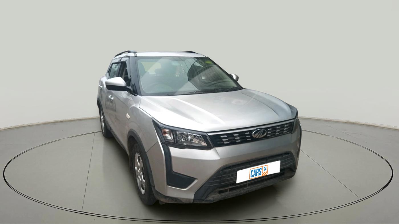 2019 Mahindra XUV300 W6 1.5 DIESEL, Diesel, Manual, 1,02,432 km, exterior