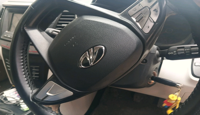 2019 Mahindra XUV300 W6 1.5 DIESEL, Diesel, Manual, 1,02,432 km, interior