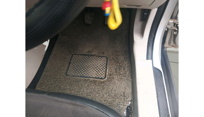 2019 Mahindra XUV300 W6 1.5 DIESEL, Diesel, Manual, 1,02,432 km, interior