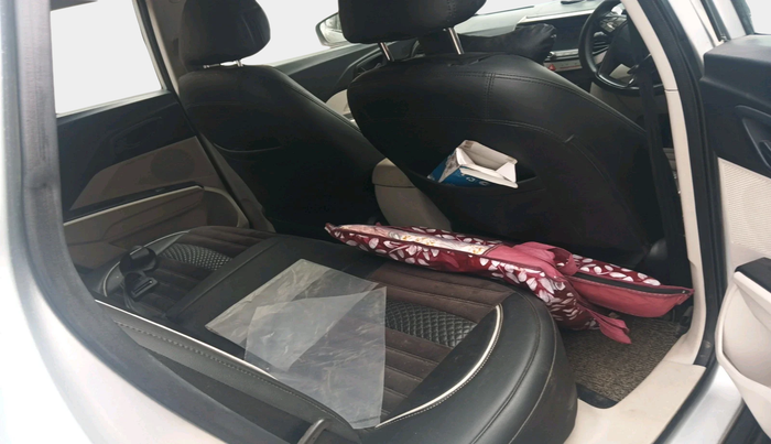 2019 Mahindra XUV300 W6 1.5 DIESEL, Diesel, Manual, 1,02,432 km, interior