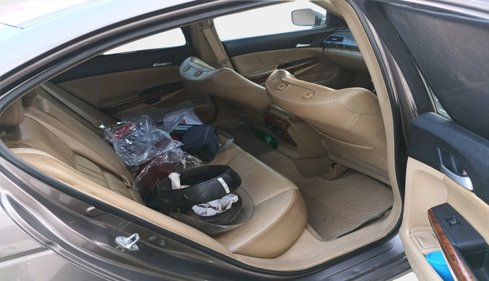 2011 Honda Accord 2.4L I-VTEC MT, Petrol, Manual, 74,106 km, interior