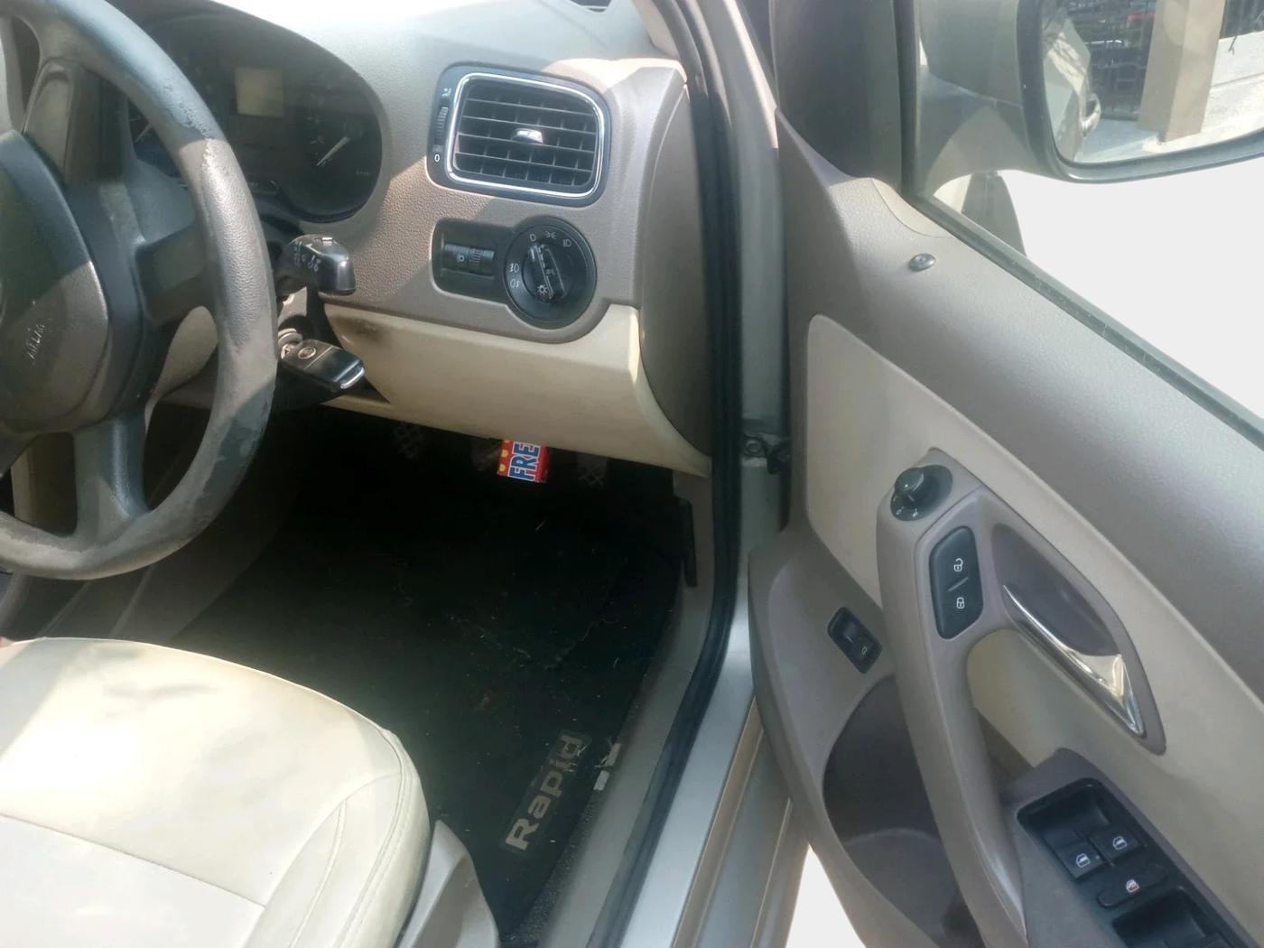 2013 Skoda Rapid PRESTIGE 1.6 TDI CR MT PLUS, Diesel, Manual, 2,28,972 km, interior