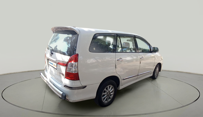 2014 Toyota Innova 2.5 VX 8 STR, Diesel, Manual, 1,60,560 km, exterior