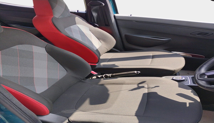 2021 Renault Kwid RXT 1.0 AMT (O), Petrol, Automatic, 22,155 km, interior