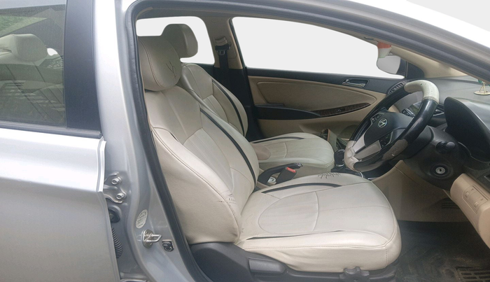 2013 Hyundai Verna FLUIDIC 1.6 VTVT SX, Petrol, Manual, 1,18,870 km, interior
