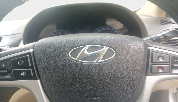 2013 Hyundai Verna FLUIDIC 1.6 VTVT SX, Petrol, Manual, 1,18,870 km, interior