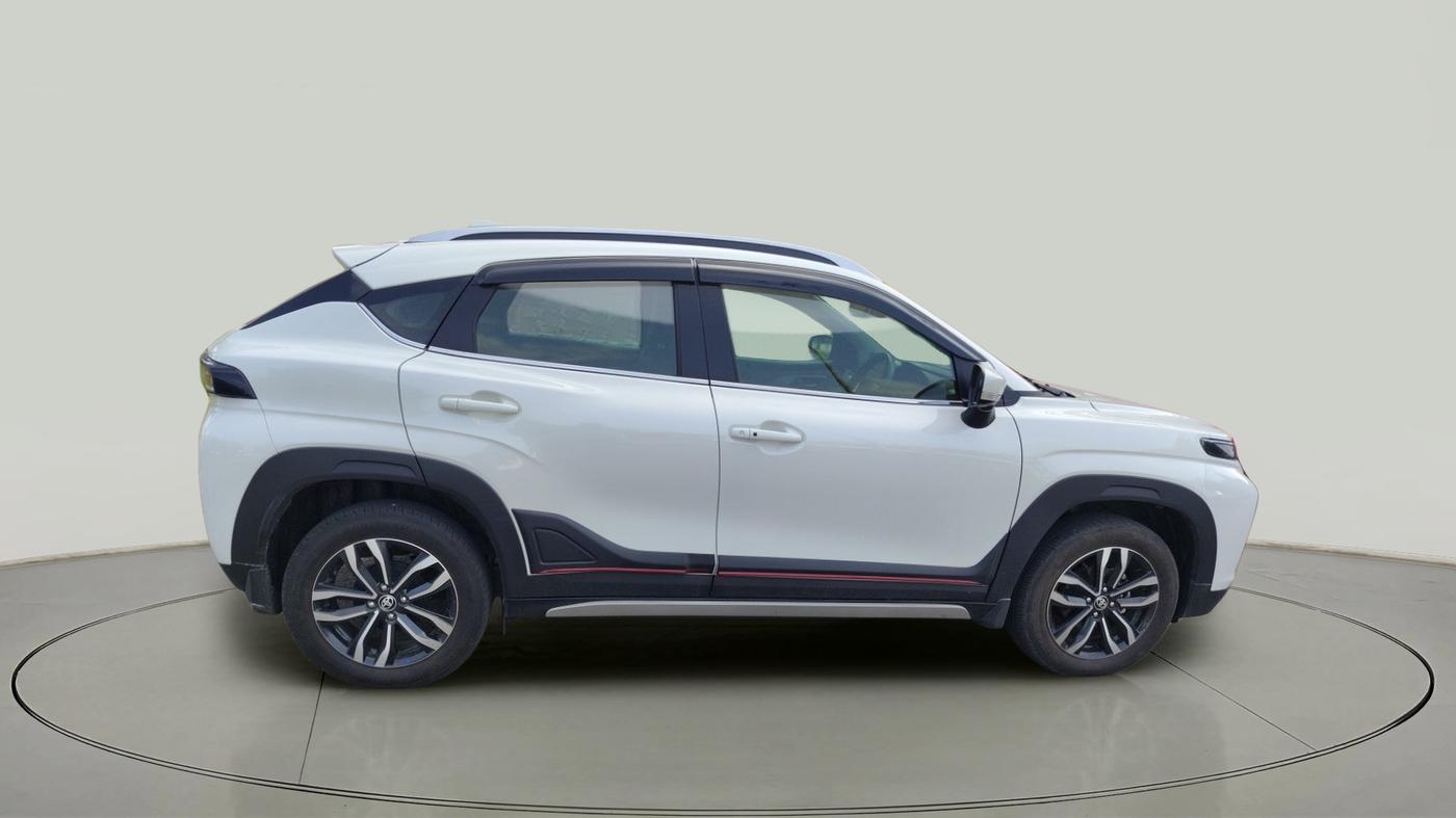 2024 Toyota URBAN CRUISER HYRYDER V AT NEO DRIVE, Petrol, Automatic, 5,273 km, exterior
