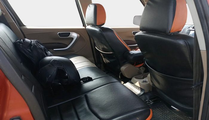 2016 Mahindra TUV300 T8, Diesel, Manual, 1,39,442 km, interior