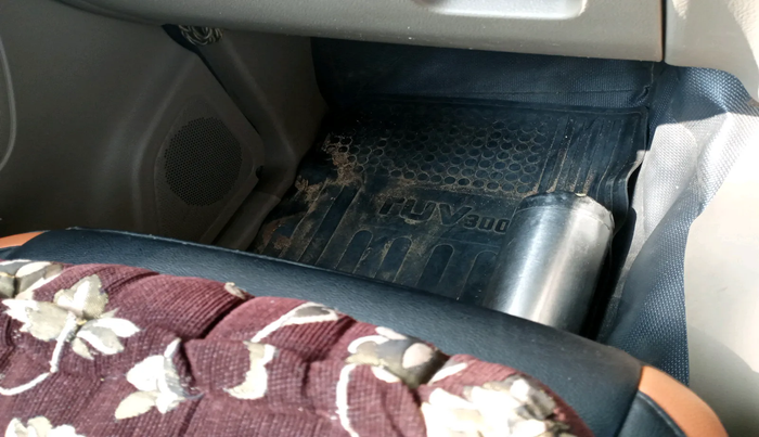 2016 Mahindra TUV300 T8, Diesel, Manual, 1,39,442 km, interior