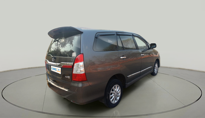 2014 Toyota Innova 2.5 VX 8 STR, Diesel, Manual, 89,423 km, exterior