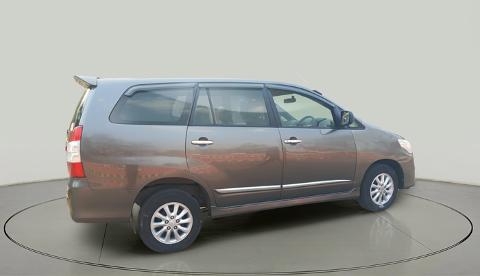 2014 Toyota Innova 2.5 VX 8 STR, Diesel, Manual, 89,423 km, exterior