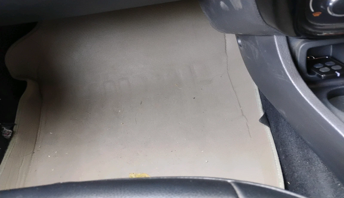 2014 Renault Duster 85 PS RXL DIESEL, Diesel, Manual, 2,07,200 km, interior