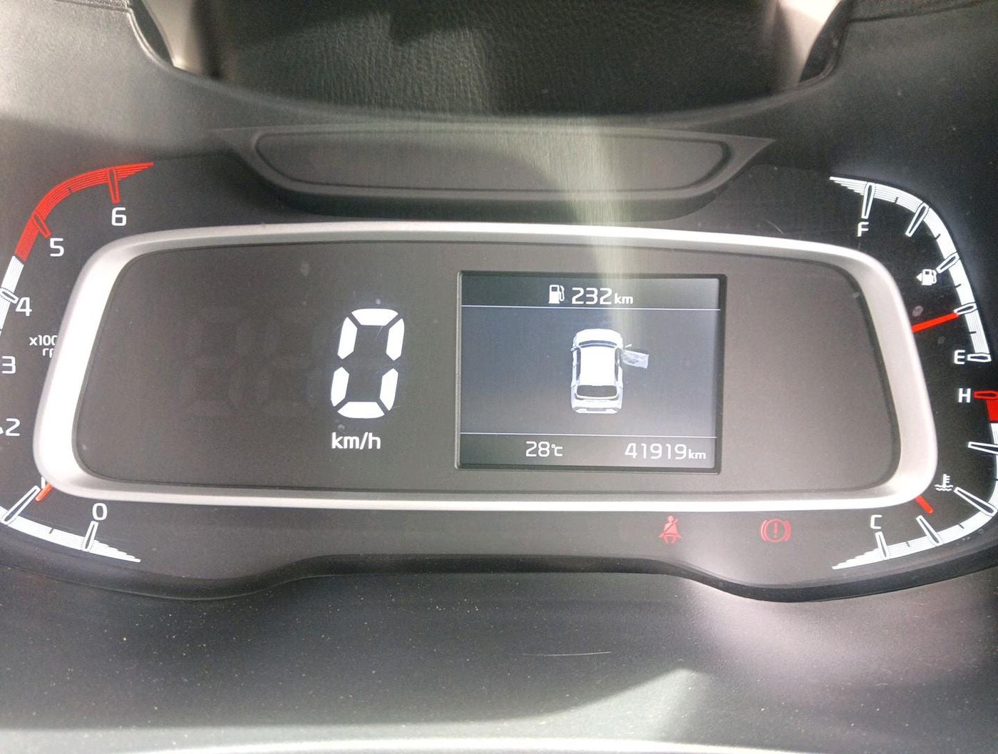 2021 KIA SONET HTX ANNIVERSARY EDITION 1.5, Diesel, Manual, 41,919 km, interior