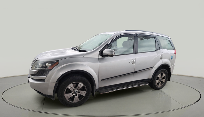 2015 Mahindra XUV500 W8, Diesel, Manual, 1,21,078 km, exterior