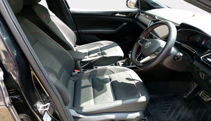 2024 Volkswagen TAIGUN GT PLUS 1.5 TSI DSG, Petrol, Automatic, 15,955 km, interior