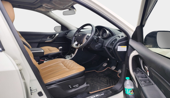 2019 Mahindra XUV500 W11, Diesel, Manual, 43,859 km, interior