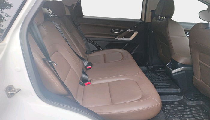 2019 Tata Harrier XZ 2.0L, Diesel, Manual, 1,10,540 km, interior