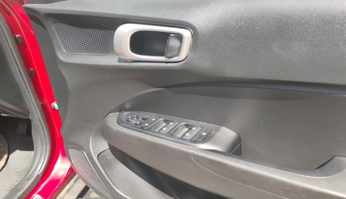 2020 Hyundai VENUE SX 1.5 CRDI, Diesel, Manual, 32,750 km, interior