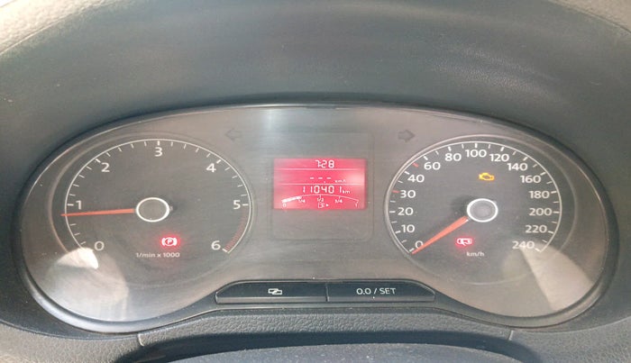 2011 Volkswagen Polo HIGHLINE DIESEL, Diesel, Manual, 1,10,401 km, interior