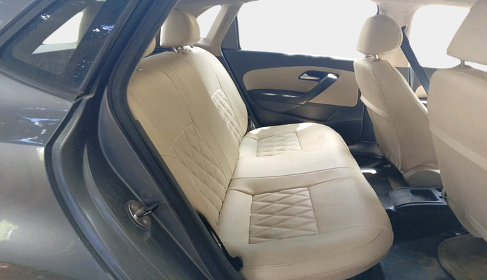 2011 Volkswagen Polo HIGHLINE DIESEL, Diesel, Manual, 1,10,401 km, interior