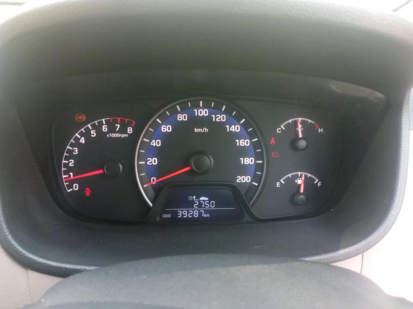 2014 Hyundai Xcent S (O) 1.2, Petrol, Manual, 39,287 km, interior
