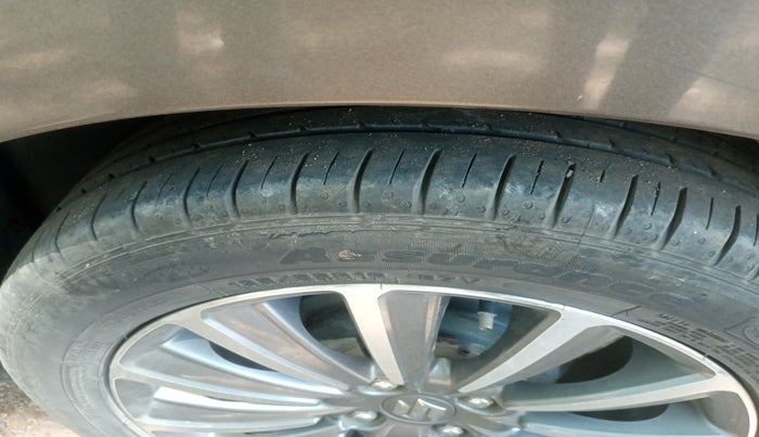 2018 Maruti Ciaz ALPHA 1.5 SHVS PETROL, Petrol, Manual, 85,708 km, tyre