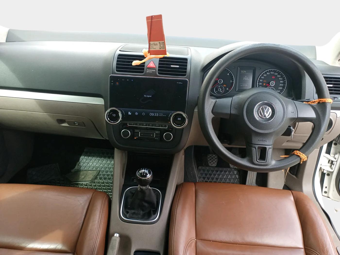 2010 Volkswagen Jetta COMFORTLINE 2.0L TDI, Diesel, Manual, 1,10,753 km, interior