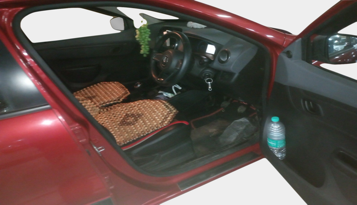 2021 Renault Kwid RXT 1.0 (O), Petrol, Manual, 20,973 km, interior