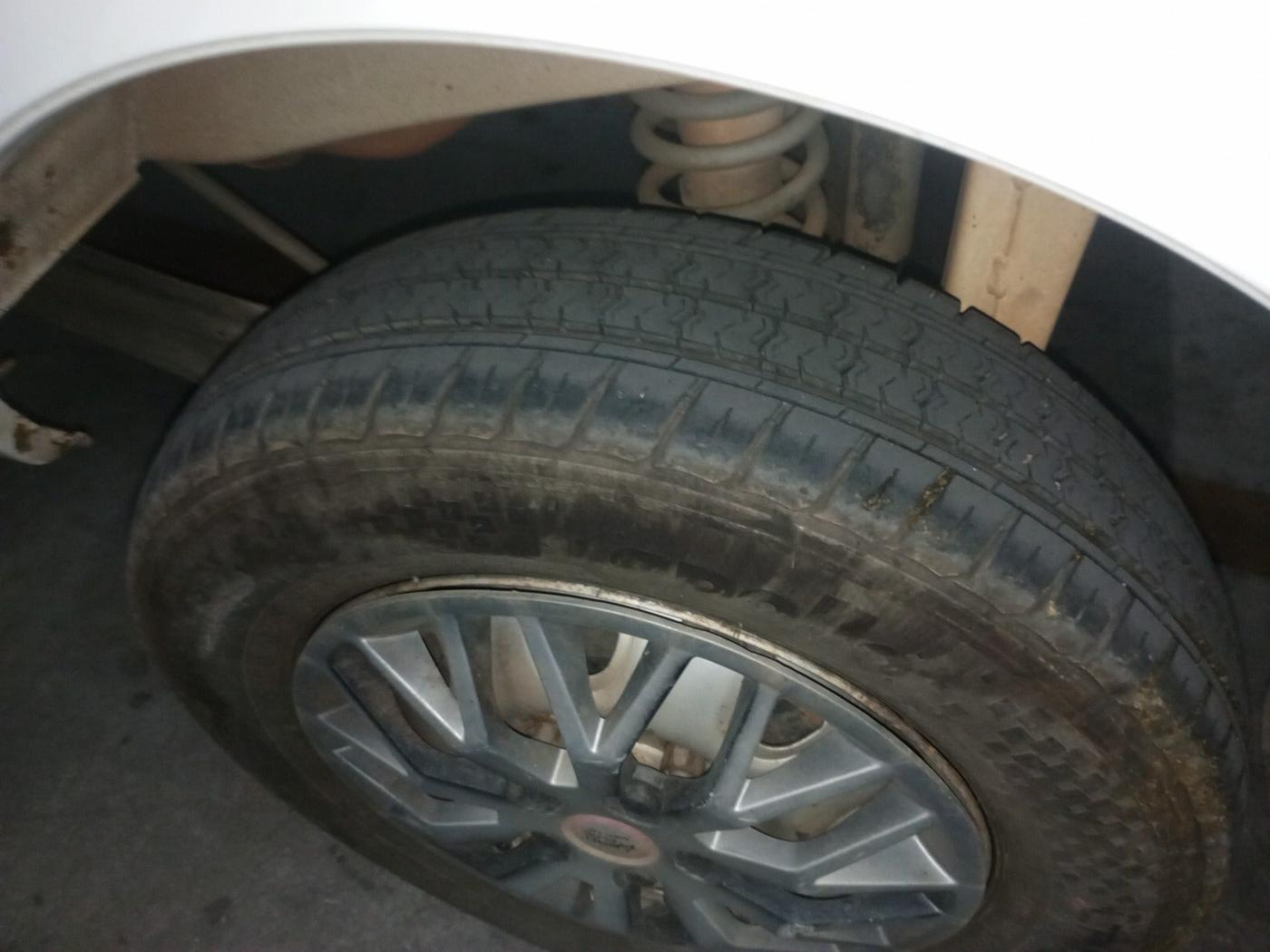 2010 Maruti Eeco 5 STR WITH A/C+HTR, Petrol, Manual, 1,10,579 km, tyre