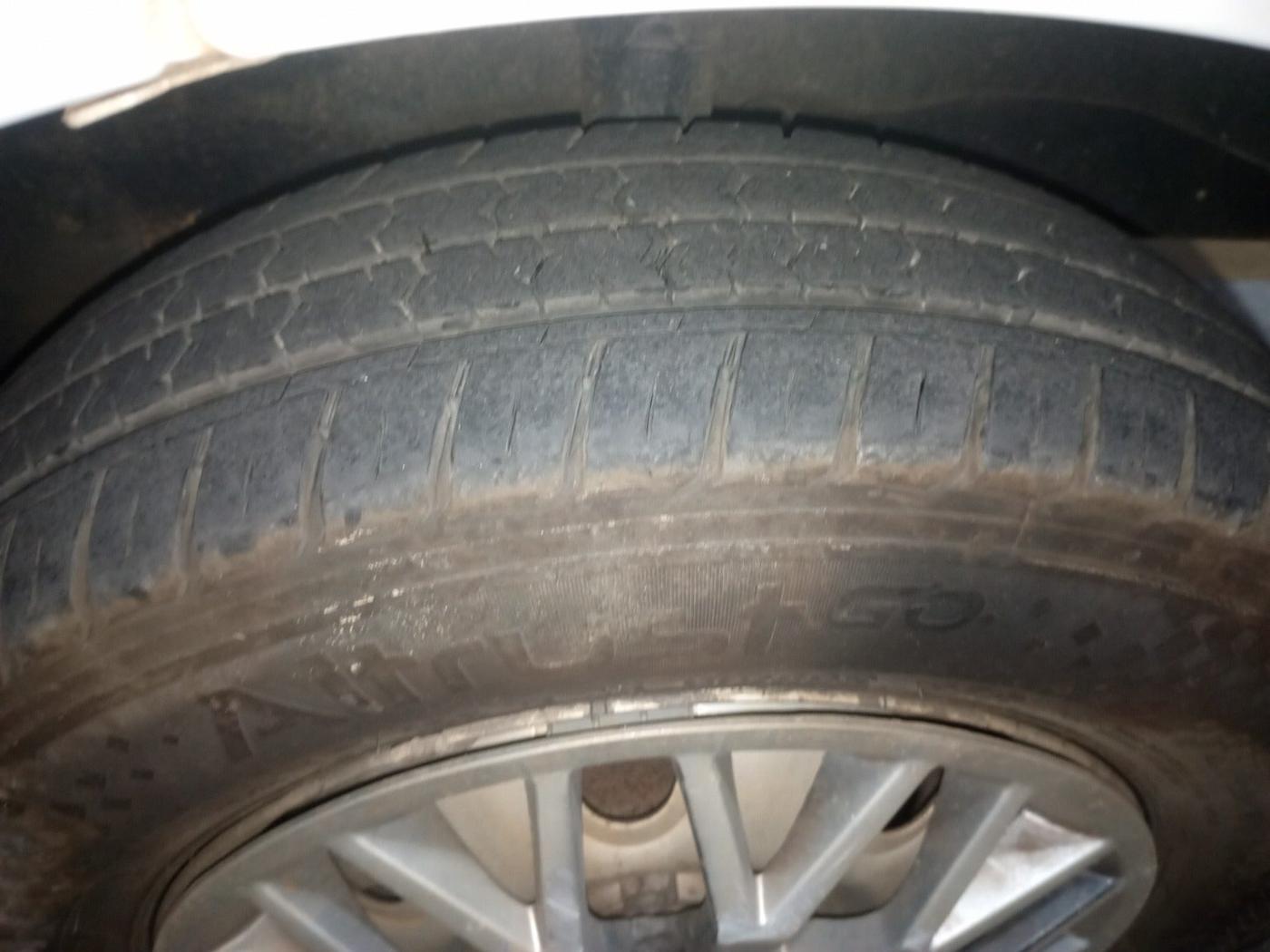2010 Maruti Eeco 5 STR WITH A/C+HTR, Petrol, Manual, 1,10,579 km, tyre