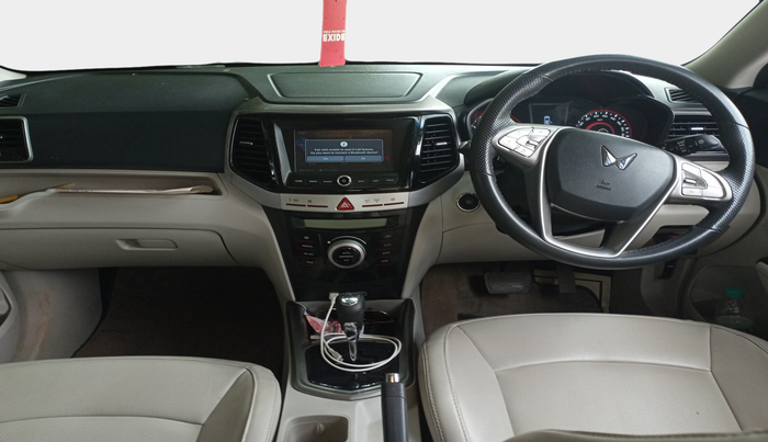 2022 Mahindra XUV300 W8 (O) 1.2 PETROL AMT, Petrol, Automatic, 30,029 km, interior