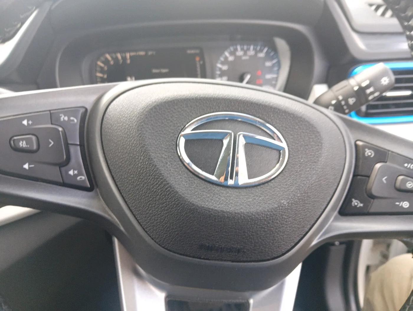 2022 Tata PUNCH CREATIVE AMT 1.2 RTN DUAL TONE, Petrol, Automatic, 11,473 km, interior
