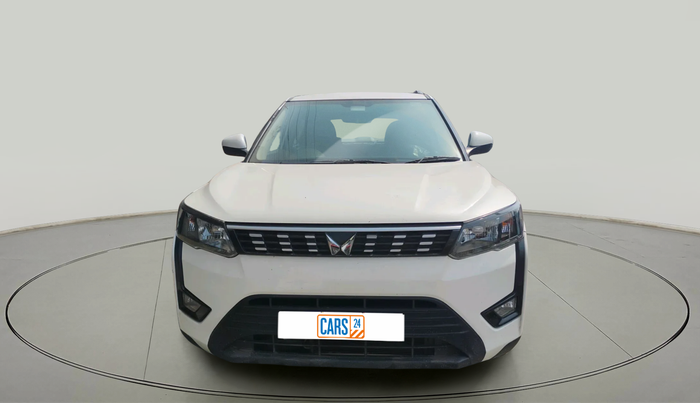 2023 Mahindra XUV300 W6 1.2 PETROL, Petrol, Manual, 31,794 km, exterior