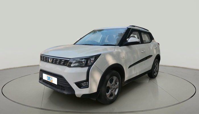 2023 Mahindra XUV300 W6 1.2 PETROL, Petrol, Manual, 31,794 km, exterior