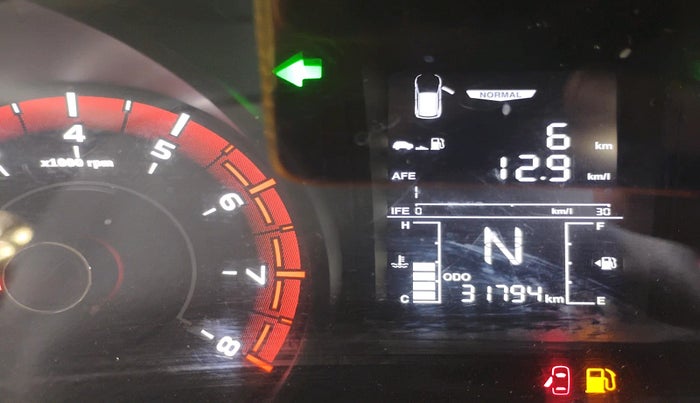 2023 Mahindra XUV300 W6 1.2 PETROL, Petrol, Manual, 31,794 km, interior