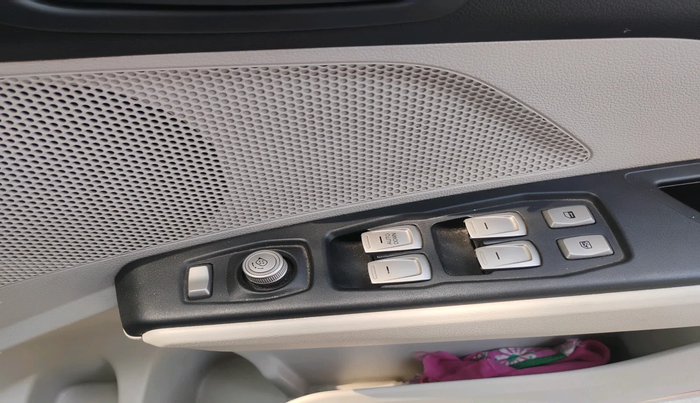 2023 Mahindra XUV300 W6 1.2 PETROL, Petrol, Manual, 31,794 km, interior