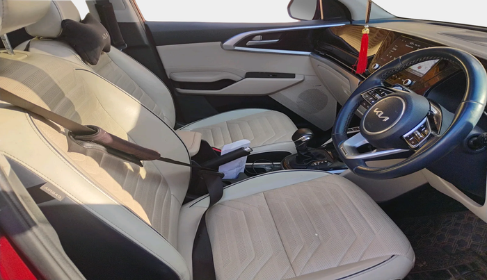 2024 KIA CARENS LUXURY PLUS 1.5 DIESEL AT 7 STR, Diesel, Automatic, 68,028 km, interior