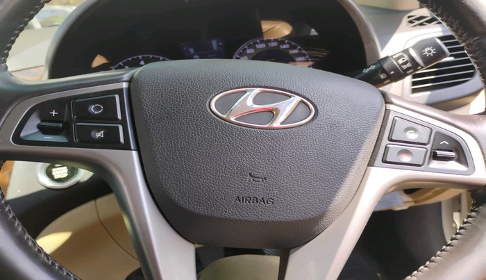 2017 Hyundai Verna 1.6 VTVT SX (O), Petrol, Manual, 86,590 km, interior