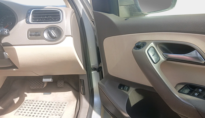 2011 Volkswagen Vento HIGHLINE PETROL AT, Petrol, Automatic, 1,10,447 km, interior