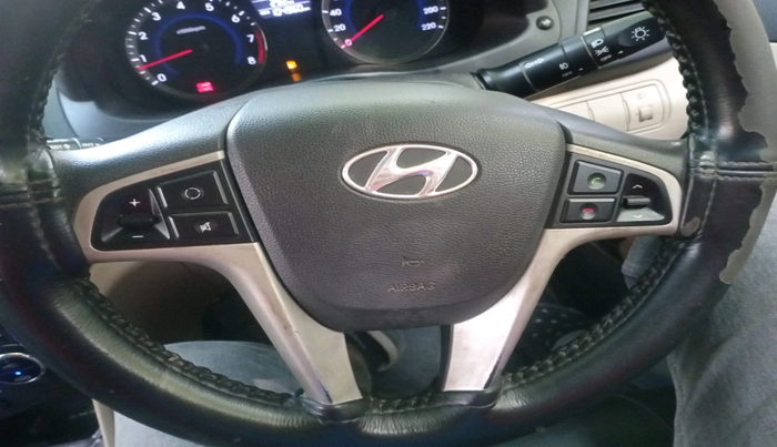 2014 Hyundai Verna FLUIDIC 1.6 VTVT SX, Petrol, Manual, 1,04,960 km, interior