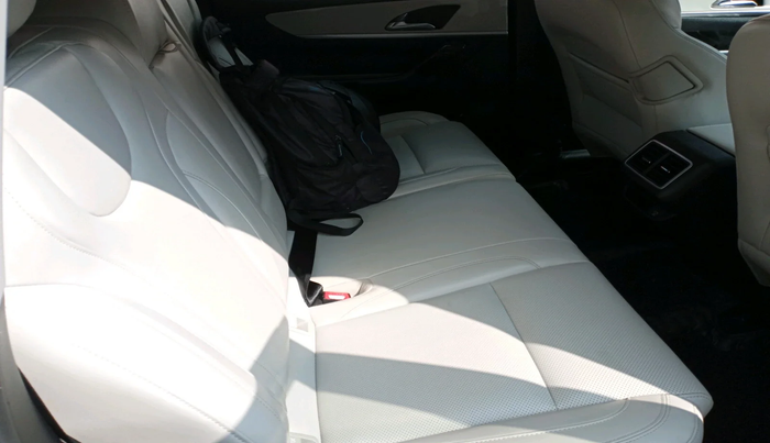 2022 Mahindra XUV700 AX 7 D AT 7 STR, Diesel, Automatic, 91,539 km, interior