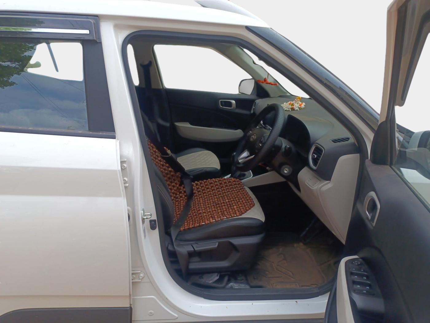 2024 Hyundai VENUE S(O) 1.2, Petrol, Manual, 28,503 km, interior