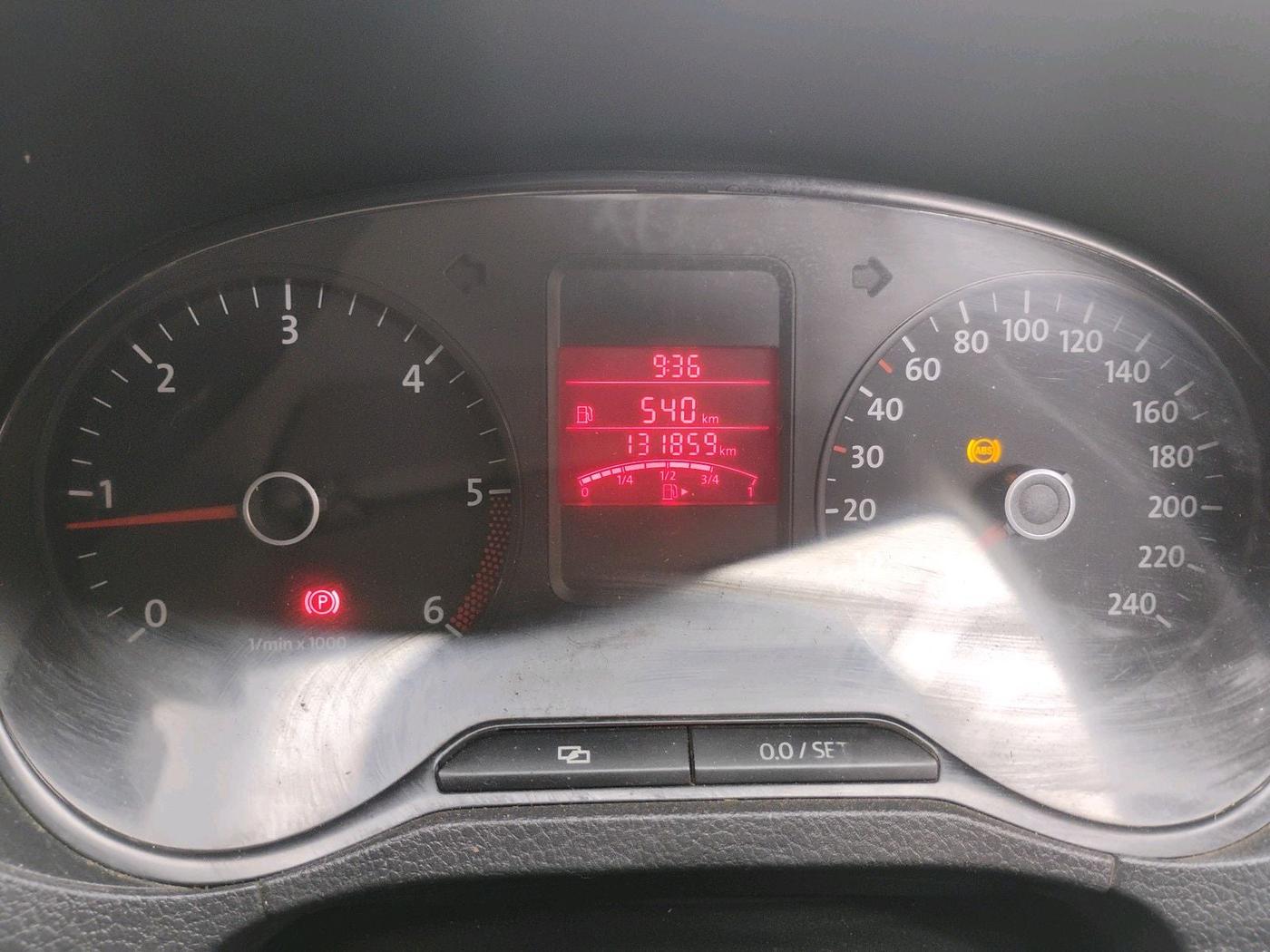 2014 Volkswagen Polo COMFORTLINE 1.2 Diesel, Diesel, Manual, 1,31,859 km, interior