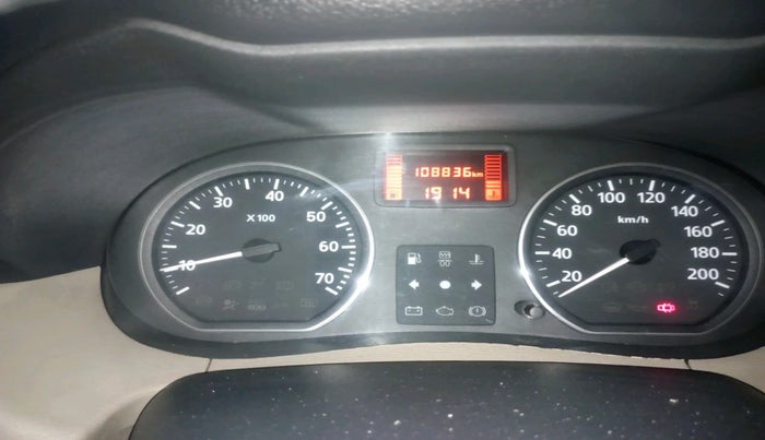 2015 Nissan Terrano XV D THP PREMIUM 110 PS, Diesel, Manual, 1,08,836 km, interior