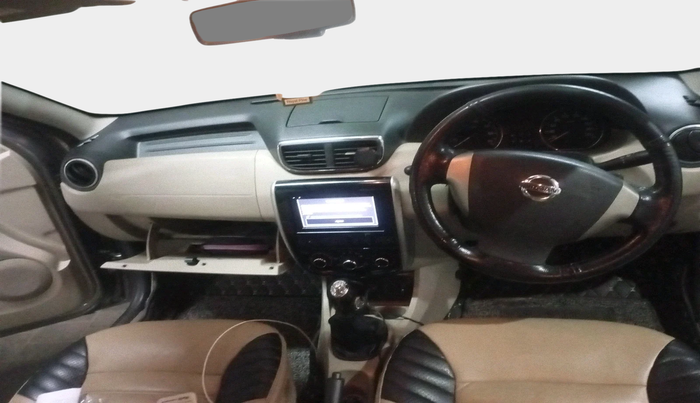 2015 Nissan Terrano XV D THP PREMIUM 110 PS, Diesel, Manual, 1,08,836 km, interior