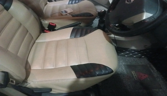 2015 Nissan Terrano XV D THP PREMIUM 110 PS, Diesel, Manual, 1,08,836 km, interior